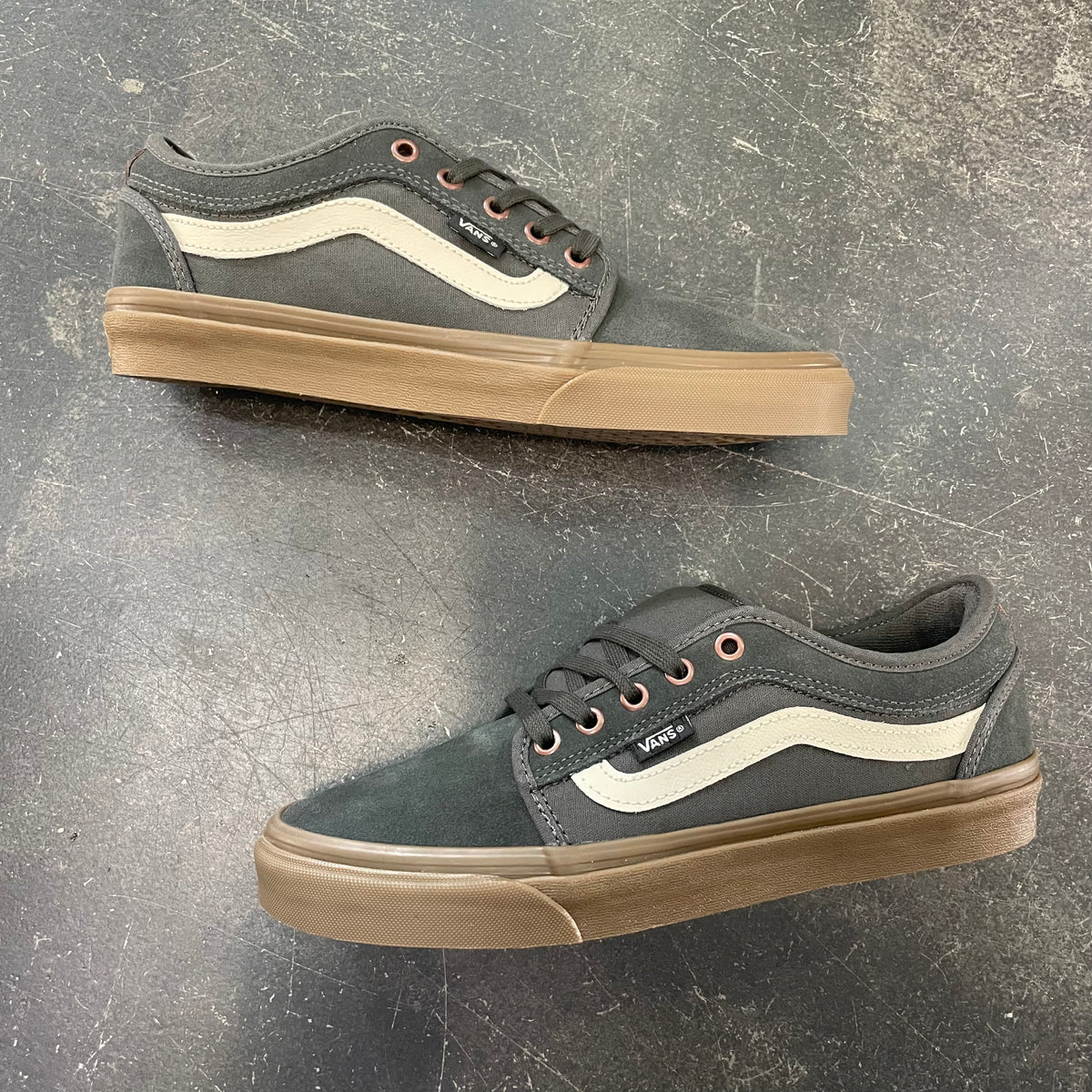 Vans chukka low store grey gum