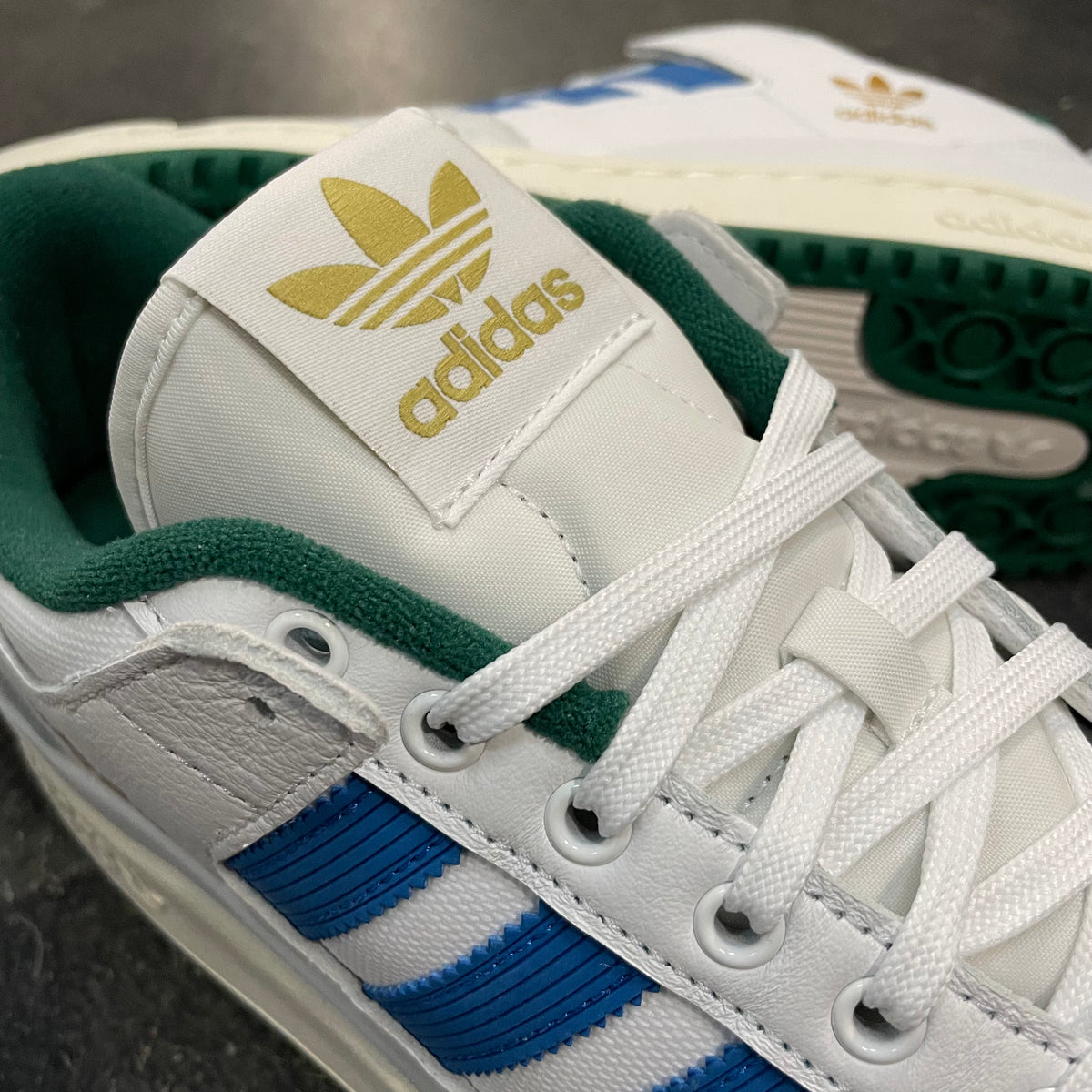 adidas forum 84 low white green