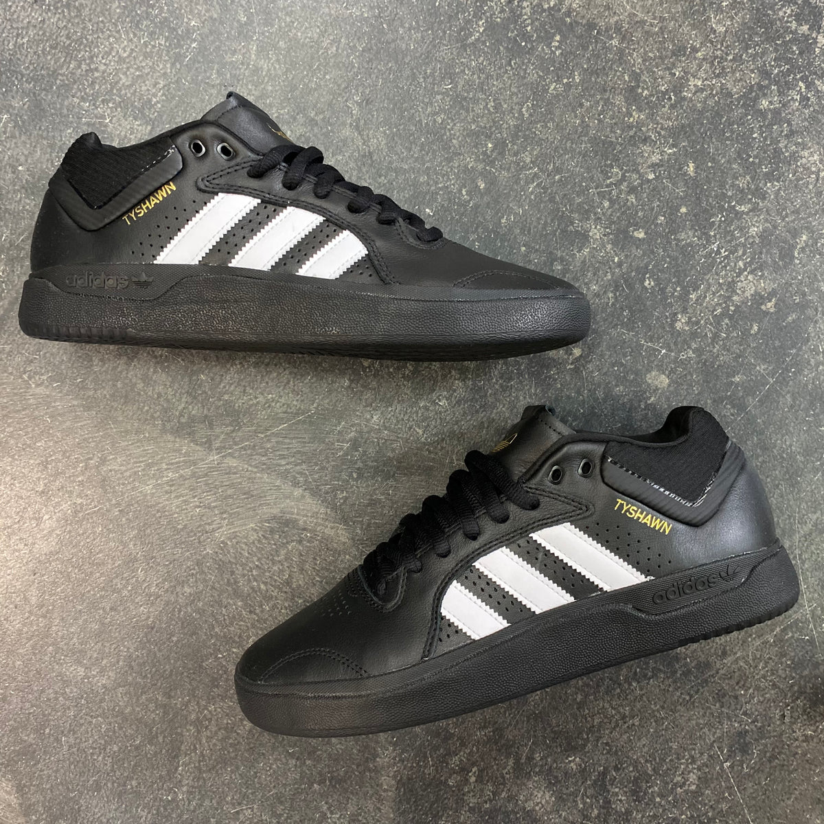 Adidas on sale tyshawn black