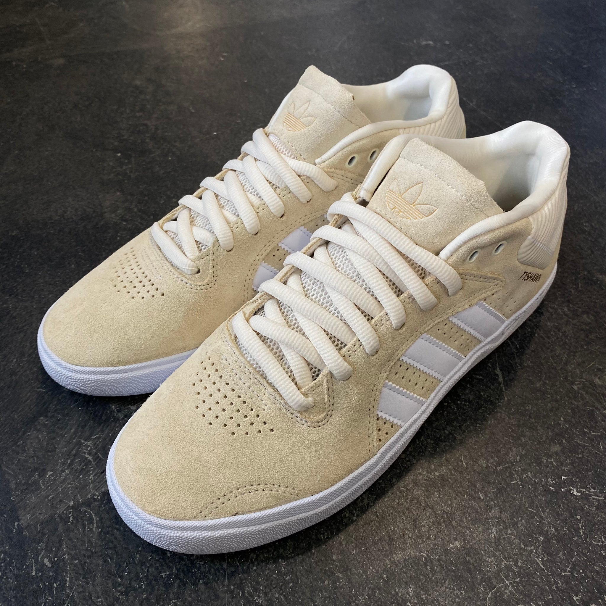 Adidas Tyshawn Off White/White – 561 Skate